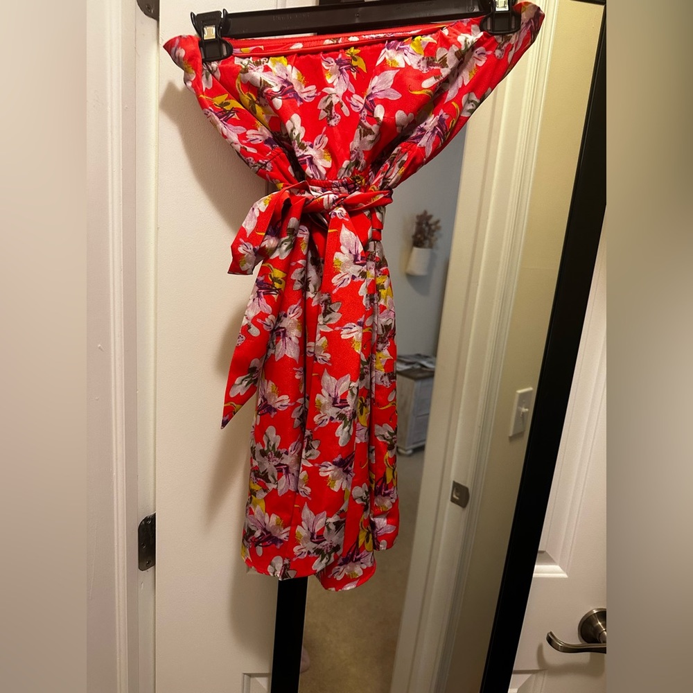 Strapless floral short dress!